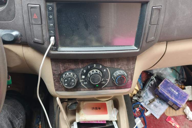 Used BAIC Weiwang M30 2015 1.5L Basic Version DAM15 Audio And AC Panel