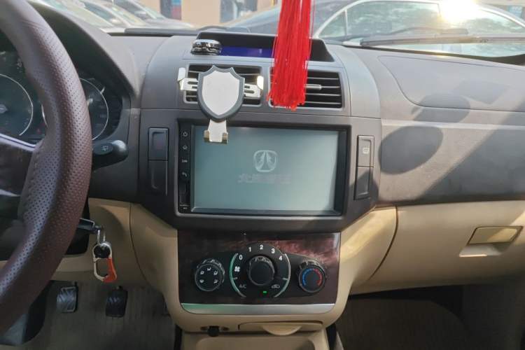 Used BAIC Weiwang M30 2015 1.5L Comfort version DAM15 Audio And AC Panel