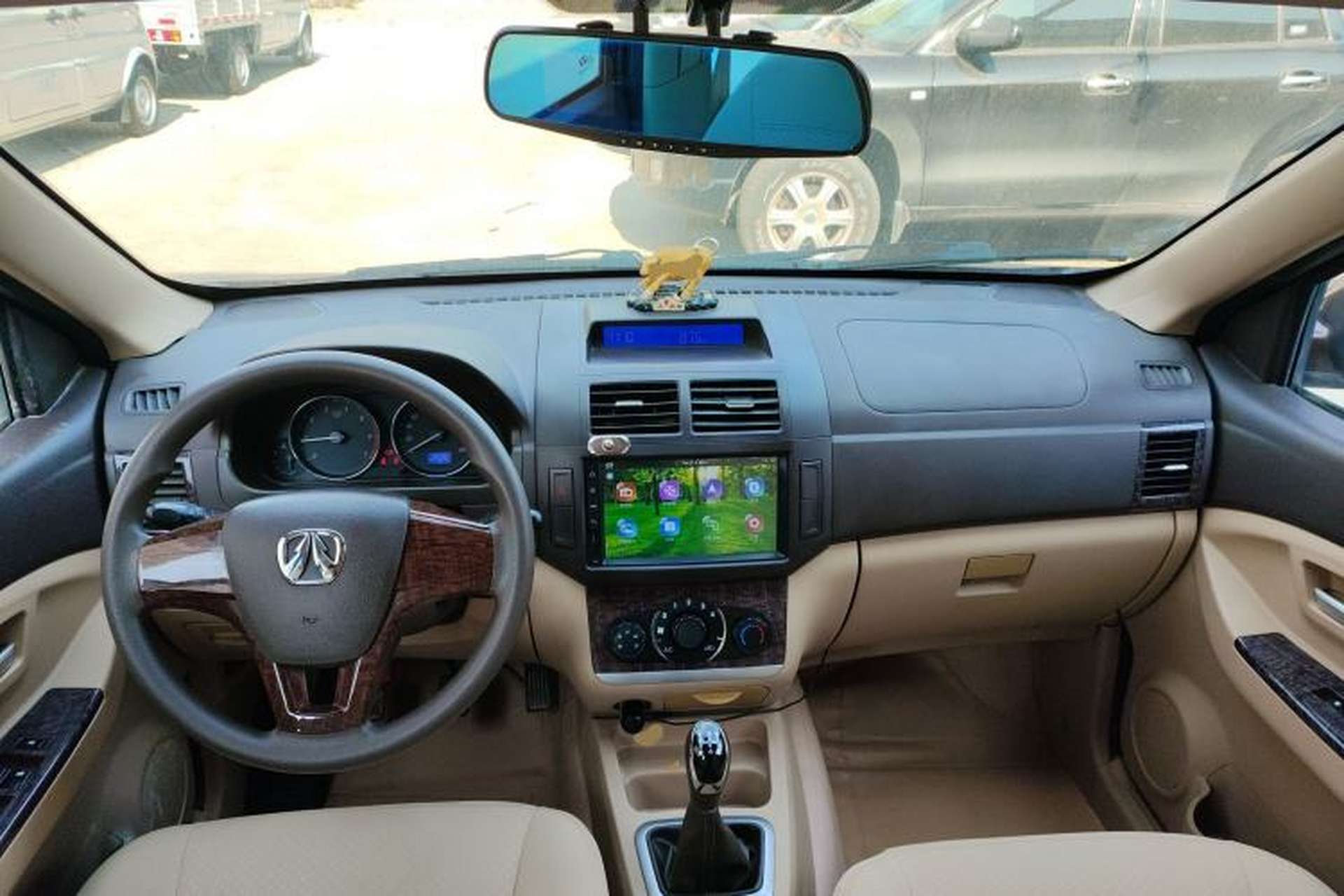 Used BAIC Weiwang M30 2015 1.5L Basic Version DAM15 Center Console