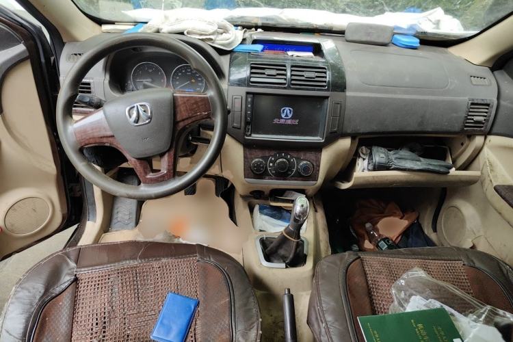 Used BAIC Weiwang M30 2015 1.5L Basic Version DAM15 Center Console