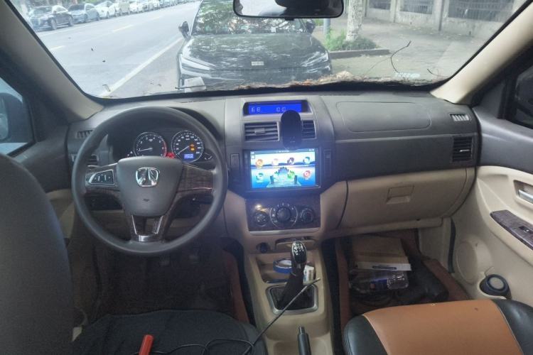 Used BAIC Weiwang M30 2015 1.5L Comfort version DAM15 Center Console