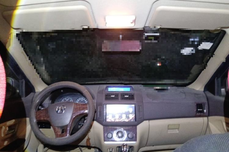 Used BAIC Weiwang M30 2015 1.5L Basic Version DAM15 Center Console