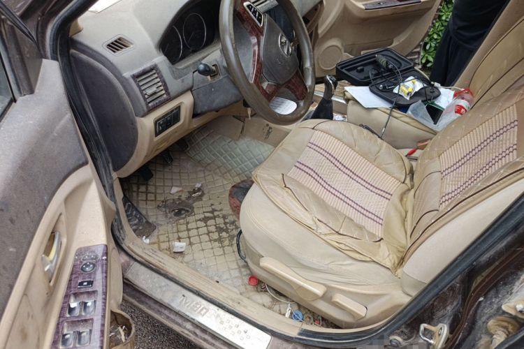 Used BAIC Weiwang M30 2015 1.5L Comfort Version BJ415B Driver Seat