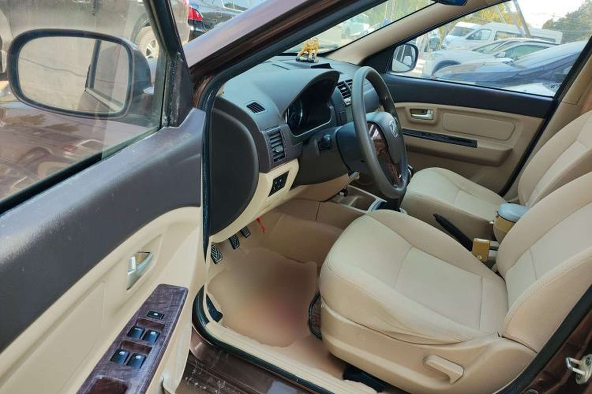 Used BAIC Weiwang M30 2015 1.5L Basic Version DAM15 Driver Seat