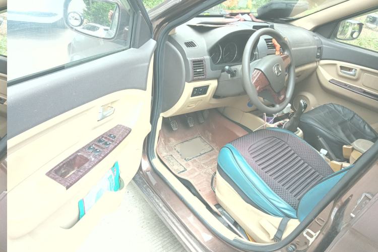 Used BAIC Weiwang M30 2015 1.5L Basic Version DAM15 Driver Seat