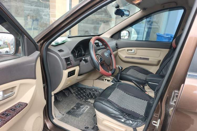 Used BAIC Weiwang M30 2015 1.5L Comfort version DAM15 Driver Seat