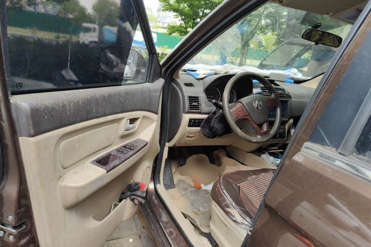 Used BAIC Weiwang M30 2015 1.5L Basic Version DAM15 Driver Seat