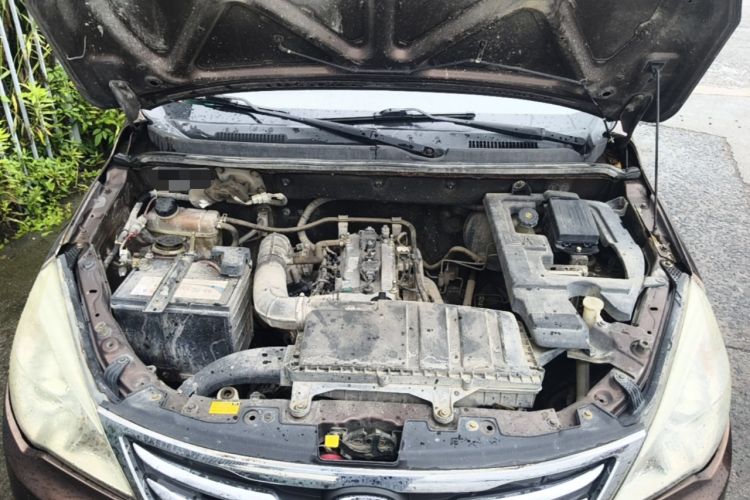 Used BAIC Weiwang M30 2015 1.5L Basic Version DAM15 Engine Bay