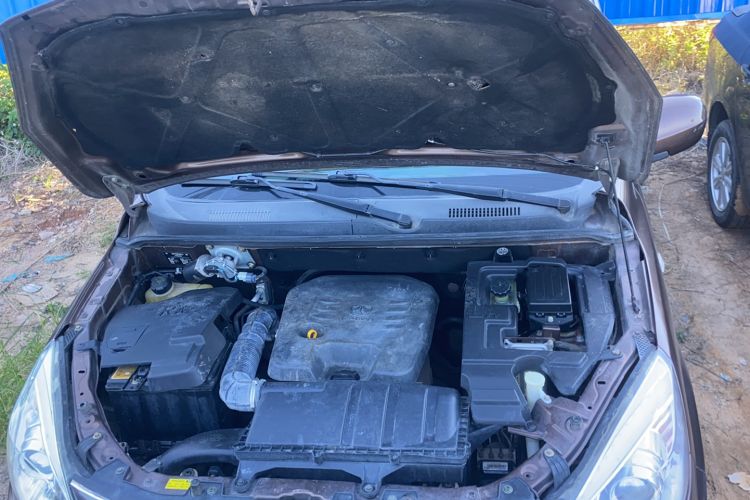 Used BAIC Weiwang M30 2015 1.5L Comfort version DAM15 Engine Bay