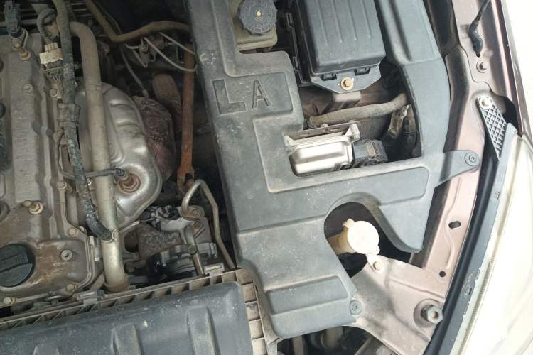 Used BAIC Weiwang M30 2015 1.5L Basic Version DAM15 Engine Bay Left