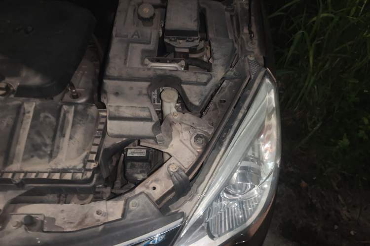 Used BAIC Weiwang M30 2015 1.5L Comfort Version BJ415B Engine Bay Left