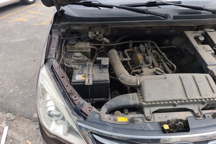 Used BAIC Weiwang M30 2015 1.5L Comfort version DAM15 Engine Bay Right