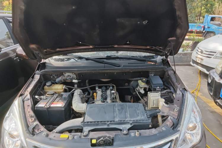 Used BAIC Weiwang M30 2015 1.5L Comfort version DAM15 Engine Bay