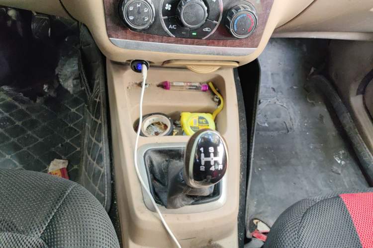 Used BAIC Weiwang M30 2015 1.5L Basic Version DAM15 Gear Lever