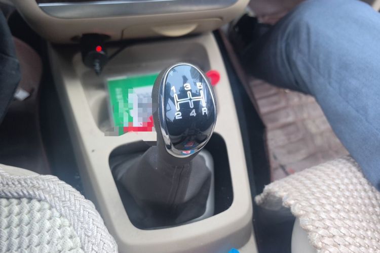 Used BAIC Weiwang M30 2015 1.5L Basic Version DAM15 Gear Lever