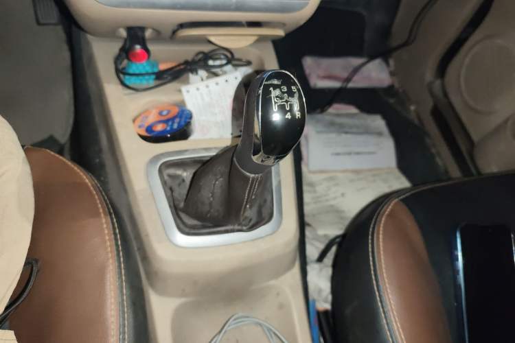 Used BAIC Weiwang M30 2015 1.5L Comfort Version BJ415B Gear Lever