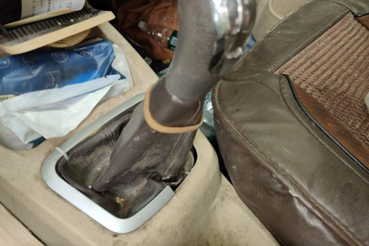 Used BAIC Weiwang M30 2015 1.5L Basic Version DAM15 Gear Lever