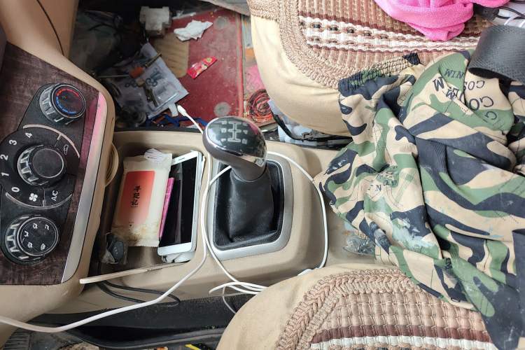 Used BAIC Weiwang M30 2015 1.5L Basic Version DAM15 Gear Lever