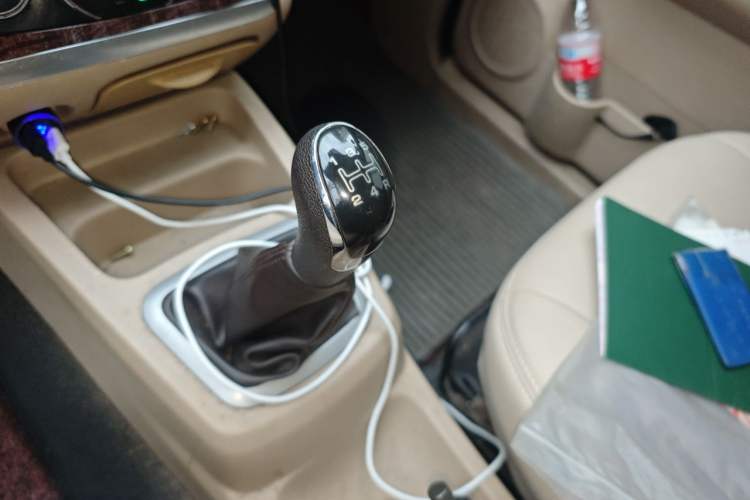 Used BAIC Weiwang M30 2015 1.5L Basic Version DAM15 Gear Lever