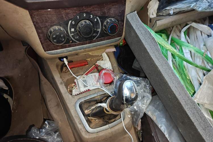 Used BAIC Weiwang M30 2015 1.5L Basic Version DAM15 Gear Lever