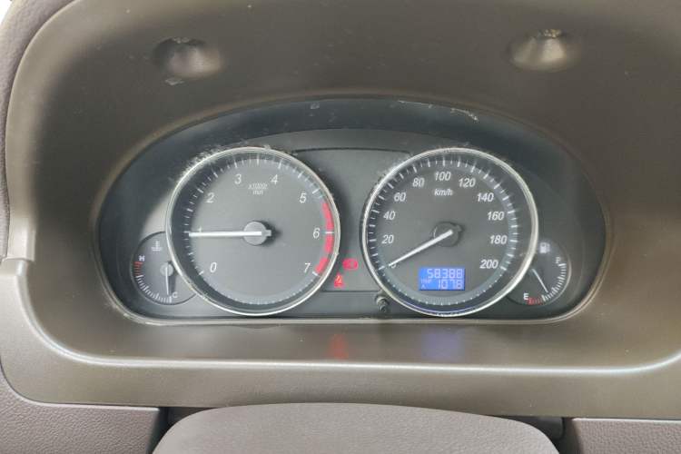 Used BAIC Weiwang M30 2015 1.5L Basic Version DAM15 Instrument Cluster