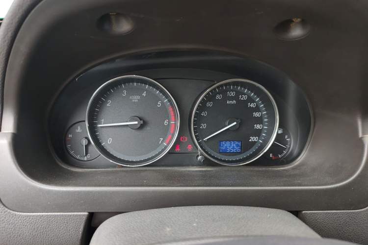 Used BAIC Weiwang M30 2015 1.5L Comfort version DAM15 Instrument Cluster