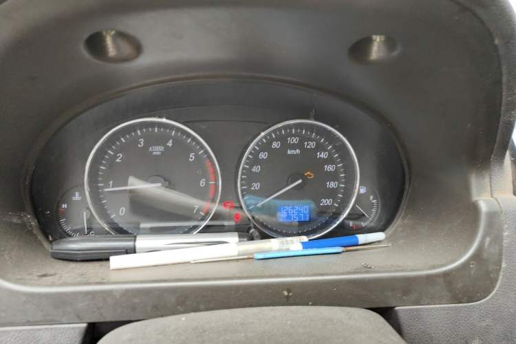 Used BAIC Weiwang M30 2015 1.5L Basic Version DAM15 Instrument Cluster
