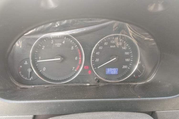 Used BAIC Weiwang M30 2015 1.5L Basic Version DAM15 Instrument Cluster