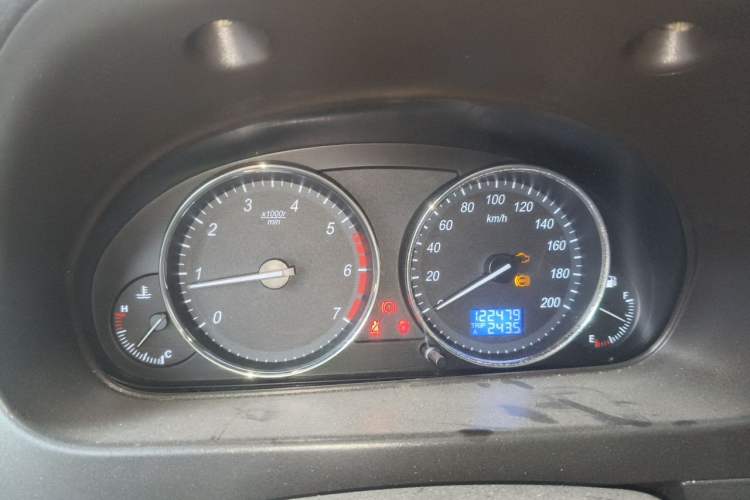 Used BAIC Weiwang M30 2015 1.5L Comfort version DAM15 Instrument Cluster