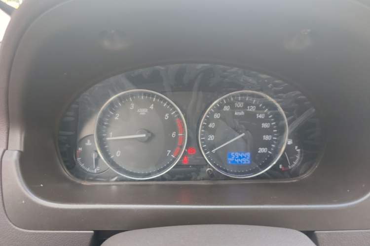 Used BAIC Weiwang M30 2015 1.5L Basic Version DAM15 Instrument Cluster