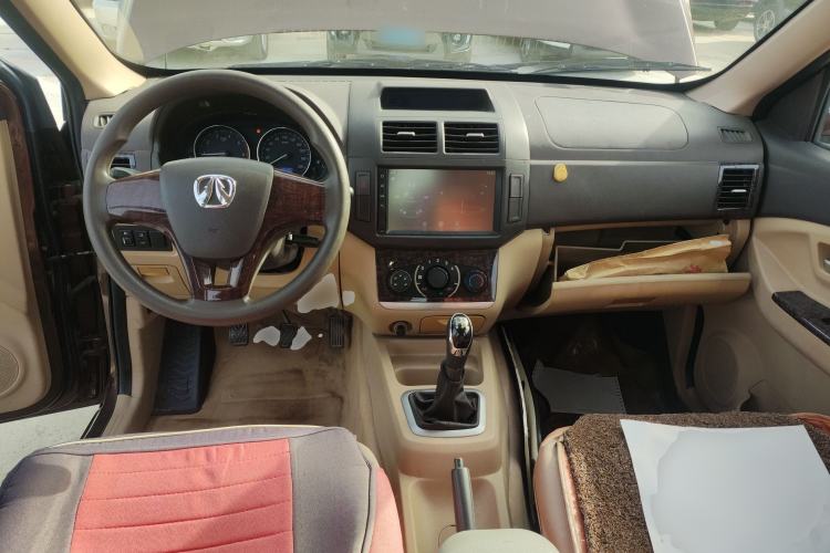 Used BAIC Weiwang M30 2015 1.5L Basic Version DAM15 Interior 2