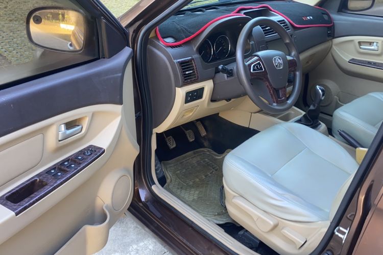 Used BAIC Weiwang M30 2015 1.5L Comfort version DAM15 Interior 2