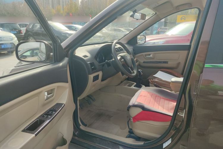 Used BAIC Weiwang M30 2015 1.5L Basic Version DAM15 Interior 3