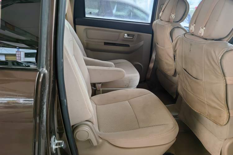 Used BAIC Weiwang M30 2015 1.5L Basic Version DAM15 Interior 5