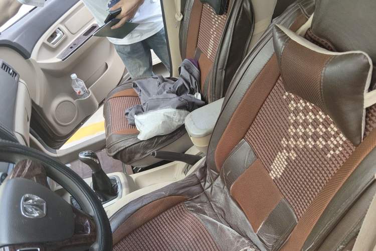 Used BAIC Weiwang M30 2015 1.5L Basic Version DAM15 Left Front Seat