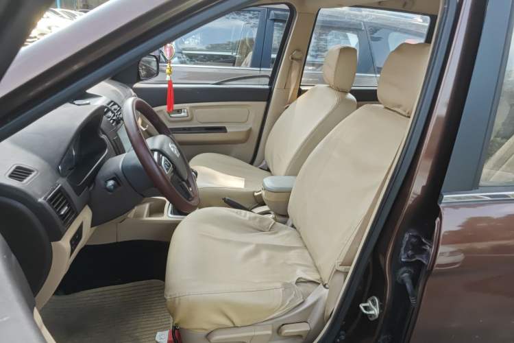 Used BAIC Weiwang M30 2015 1.5L Comfort version DAM15 Left Front Seat