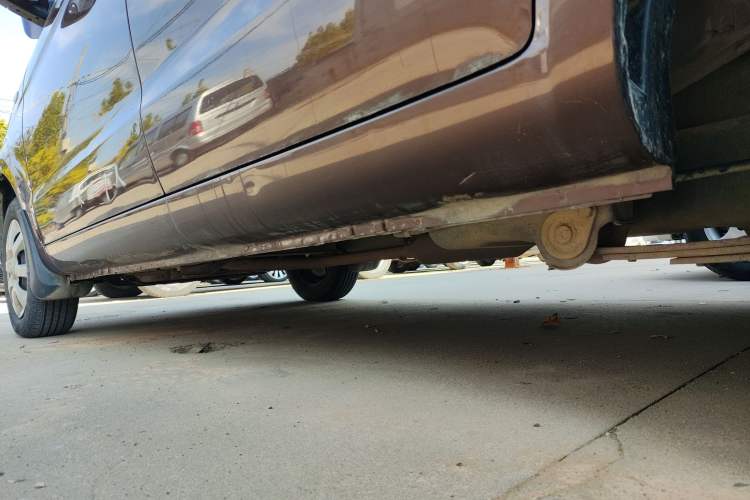Used BAIC Weiwang M30 2015 1.5L Basic Version DAM15 Left Side Sill