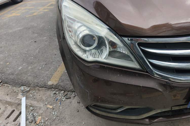 Used BAIC Weiwang M30 2015 1.5L Comfort version DAM15 Right Front Headlight