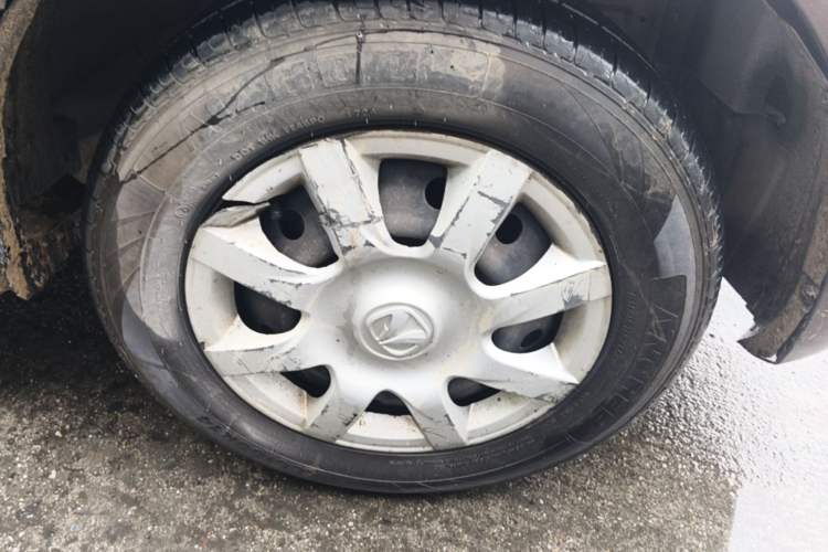 Used BAIC Weiwang M30 2015 1.5L Basic Version DAM15 Right Front Wheel Hub