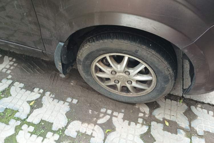 Used BAIC Weiwang M30 2015 1.5L Basic Version DAM15 Right Front Wheel Hub