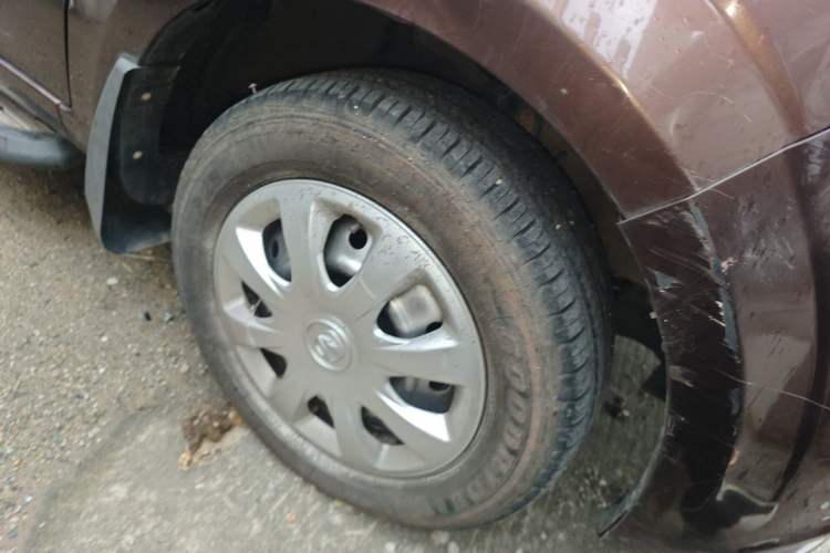 Used BAIC Weiwang M30 2015 1.5L Basic Version DAM15 Right Front Wheel Hub