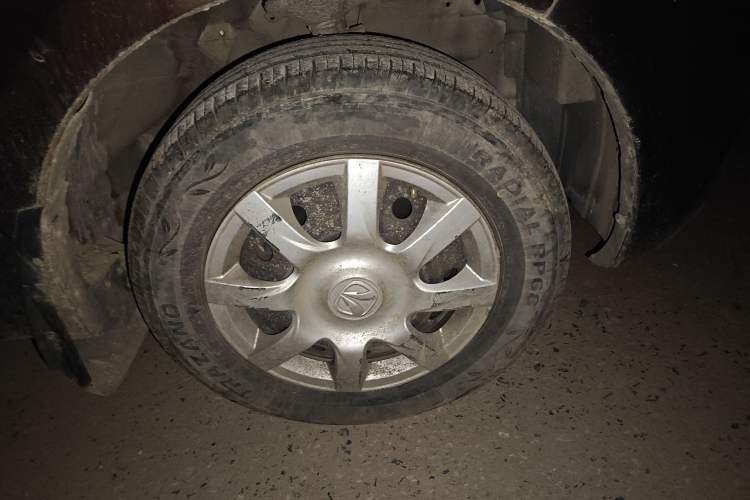 Used BAIC Weiwang M30 2015 1.5L Basic Version DAM15 Right Front Wheel Hub