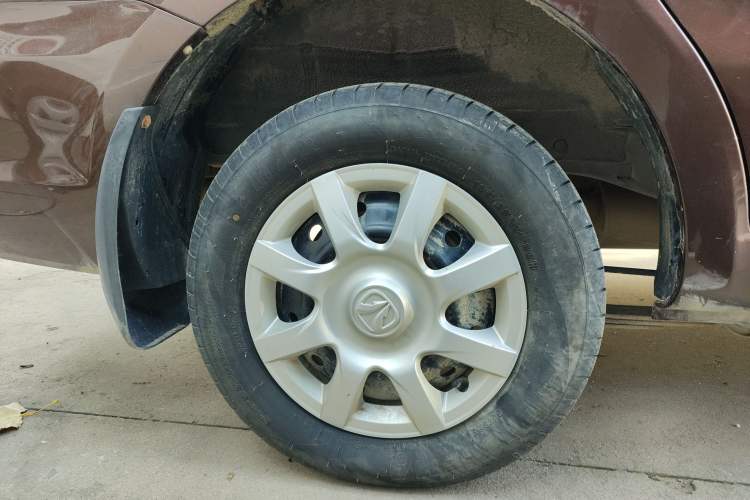 Used BAIC Weiwang M30 2015 1.5L Basic Version DAM15 Right Rear Wheel Hub