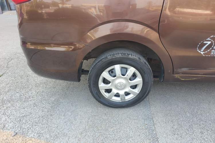 Used BAIC Weiwang M30 2015 1.5L Basic Version DAM15 Right Rear Wheel Hub