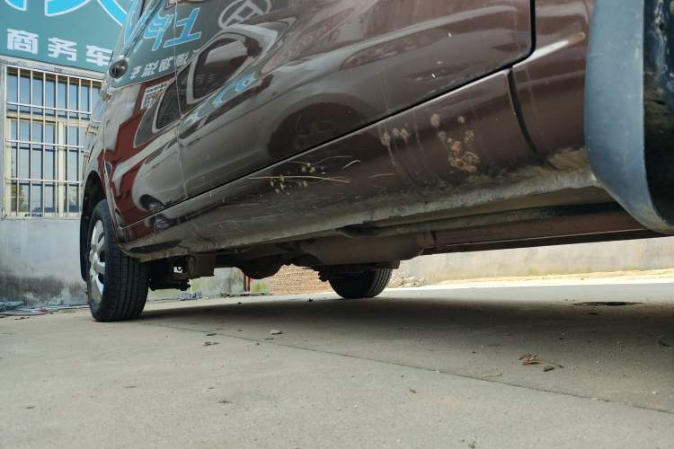 Used BAIC Weiwang M30 2015 1.5L Basic Version DAM15 Right Side Sill