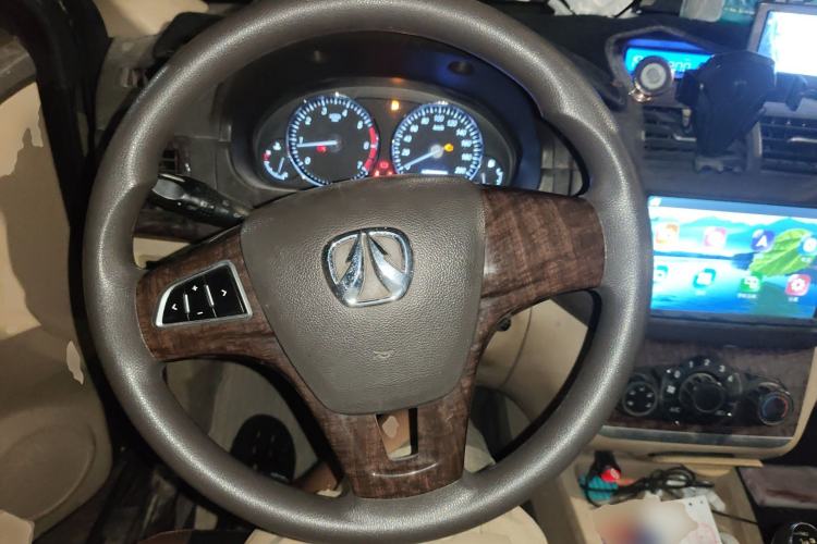 Used BAIC Weiwang M30 2015 1.5L Comfort Version BJ415B Steering Wheel