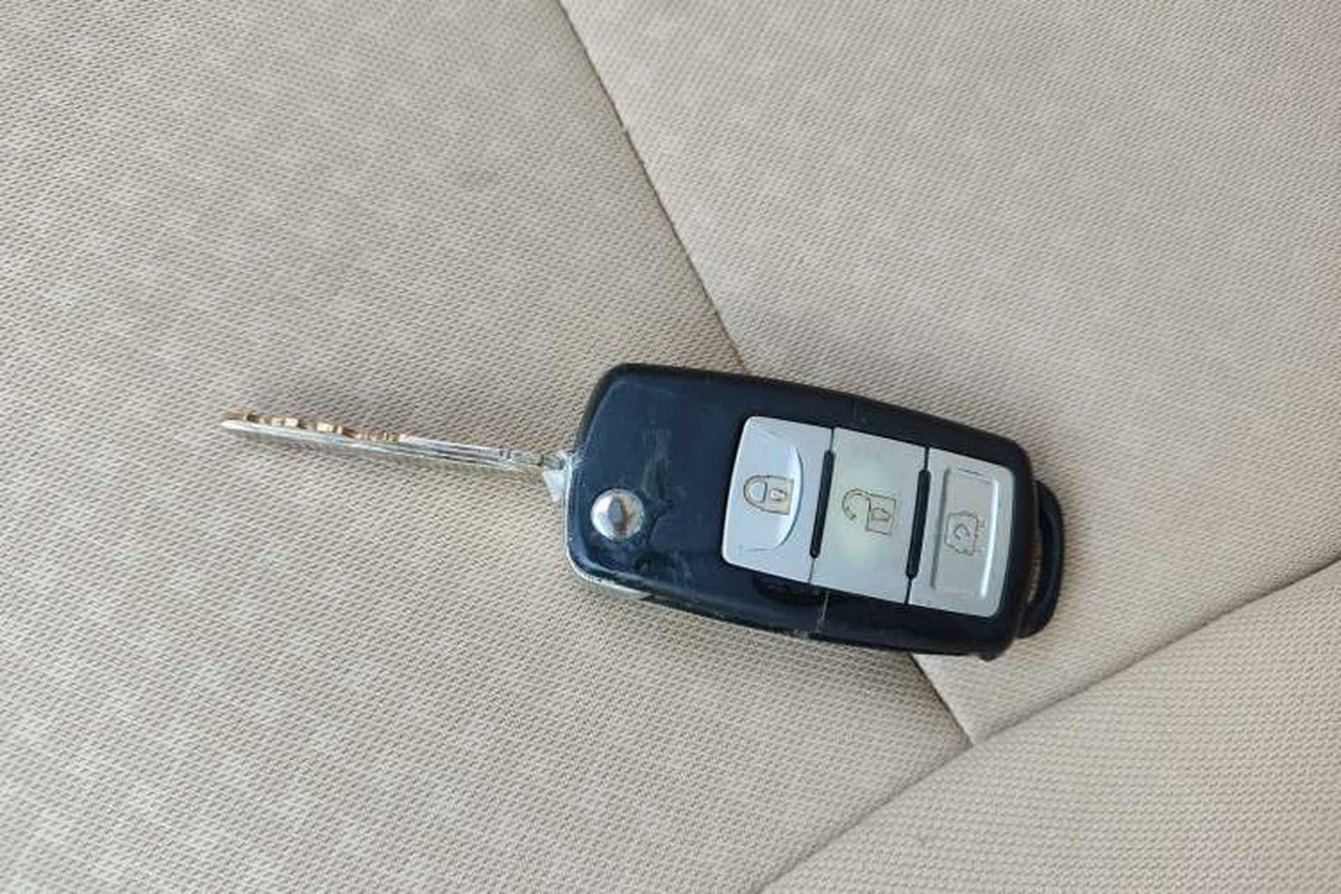 Used BAIC Weiwang M30 2015 1.5L Basic Version DAM15 Vehicle Key