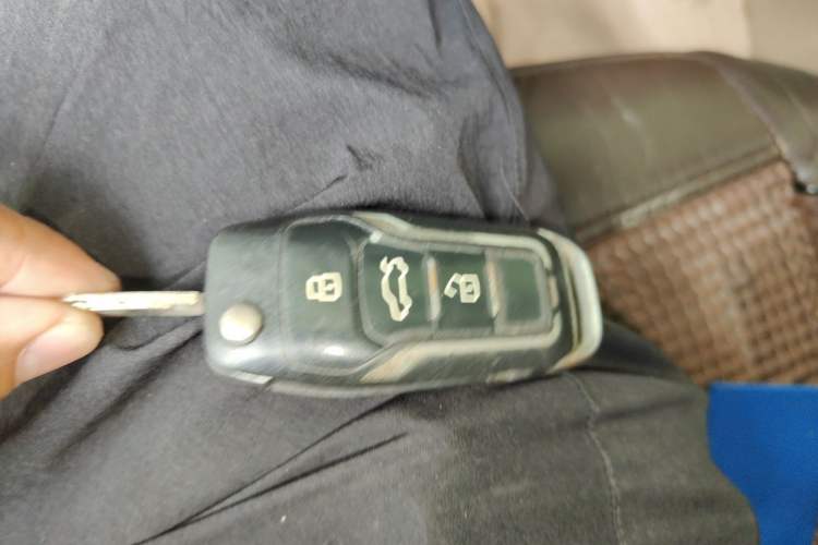 Used BAIC Weiwang M30 2015 1.5L Basic Version DAM15 Vehicle Key