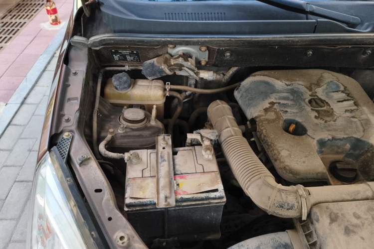Used BAIC Weiwang M30 2015 1.5L Basic Version DAM15 Engine Bay Right