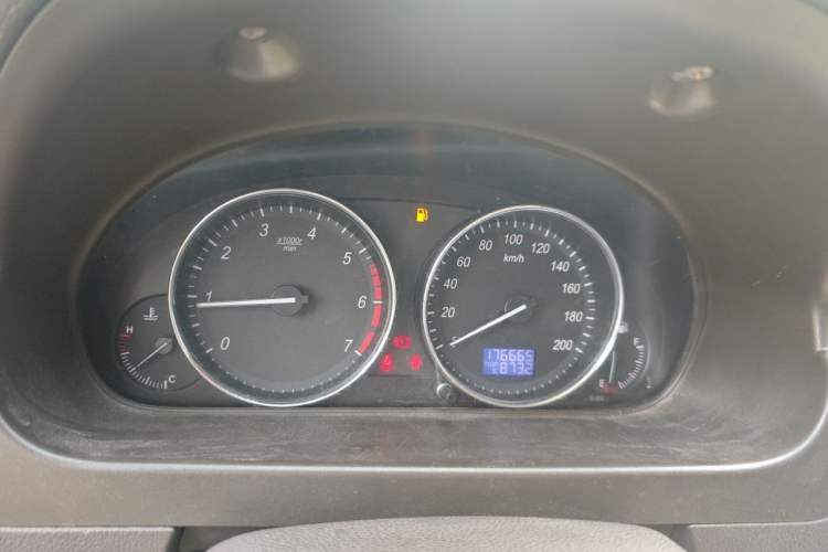 Used BAIC Weiwang M30 2015 1.5L Basic Version DAM15 Instrument Cluster